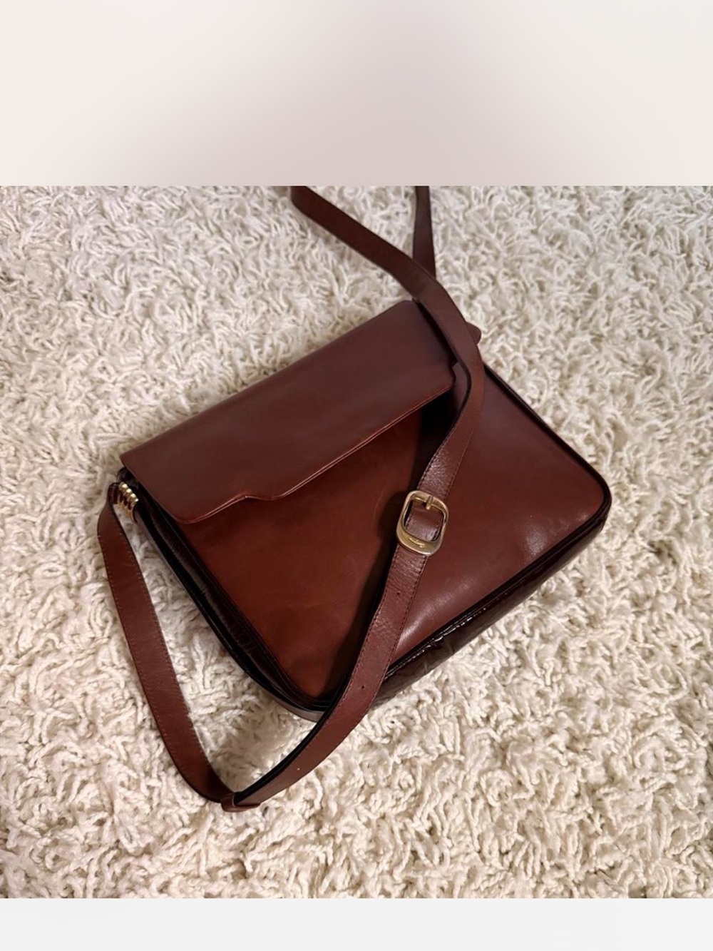 Classic Brown Leather Crossbody Bag - Sleek Everyday Carry